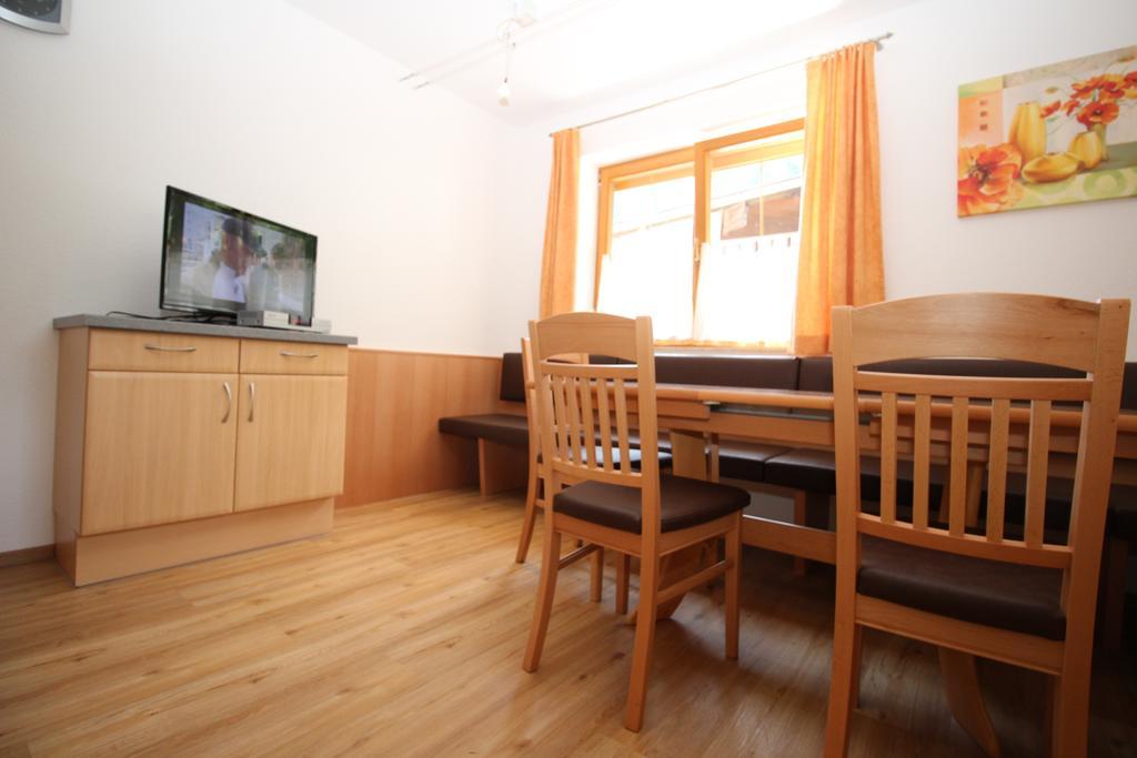Haus Peter Schiestl Apartment Zell am Ziller Room photo