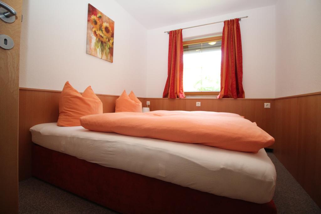 Haus Peter Schiestl Apartment Zell am Ziller Room photo
