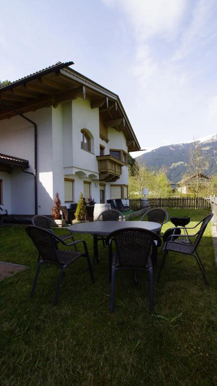 Haus Peter Schiestl Apartment Zell am Ziller Exterior photo